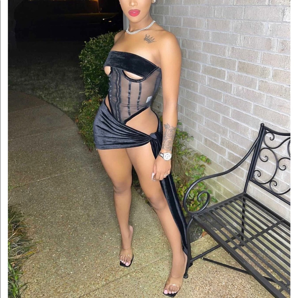 Corset/skirt set.